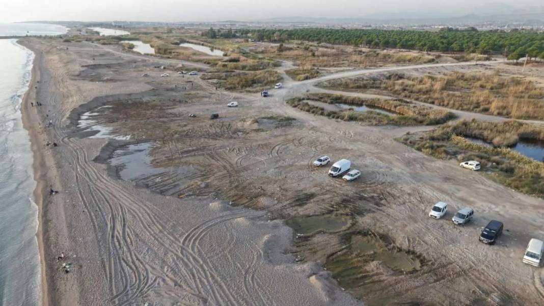 Kum Hırsızlarının Kevgire Çevirdiği Sahil Böyle Görüntülendi! 3